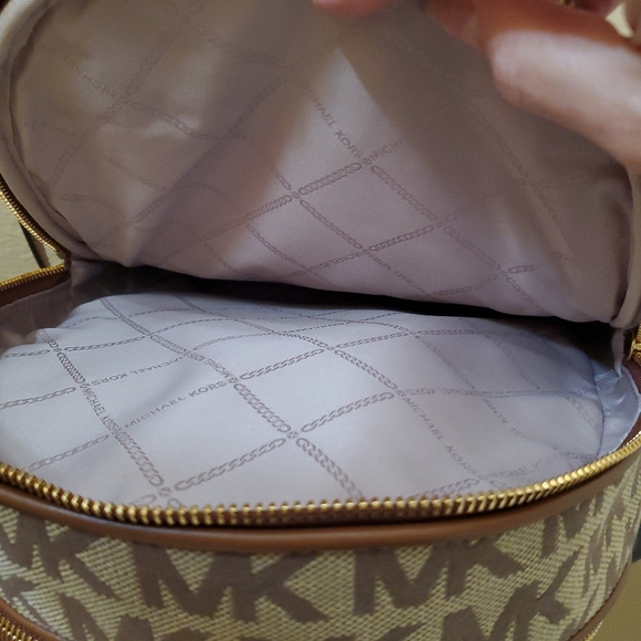 Michael kors Brooklyn Medium Backpack - Picture 11 of 13